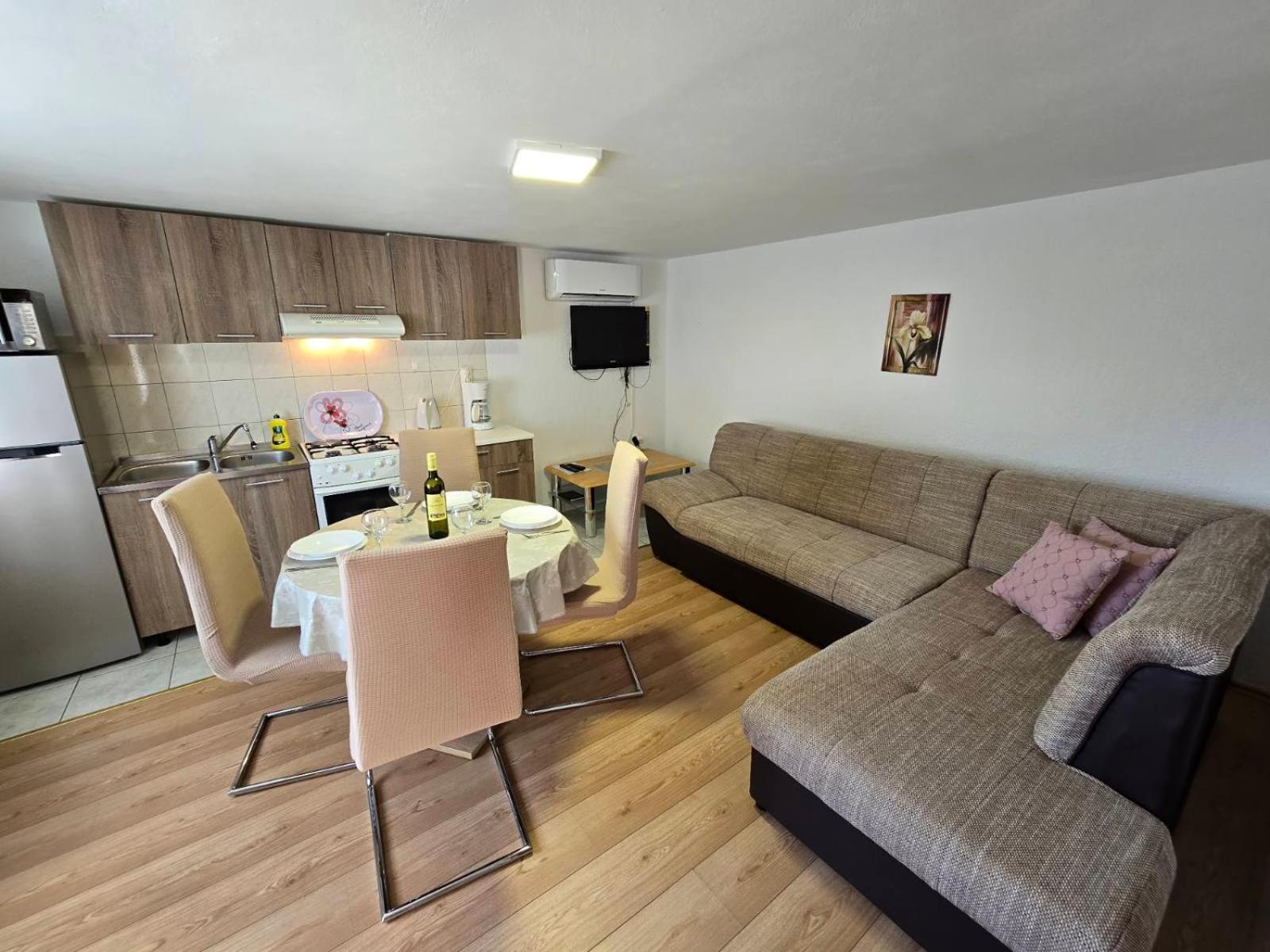 Apartments Ljubica Polje エクステリア 写真